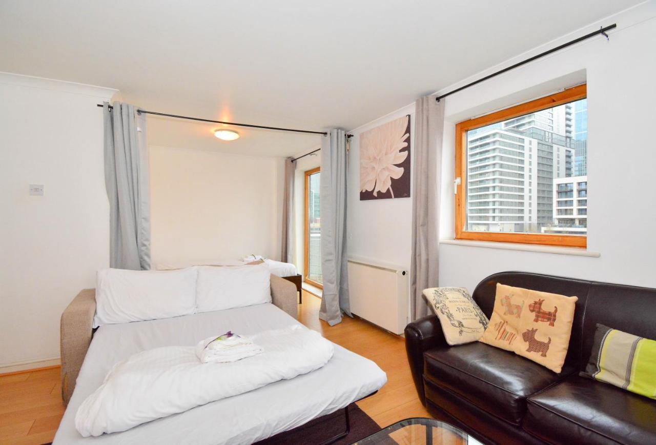 Apartment Wharf - Meridian Place Баркинг Экстерьер фото