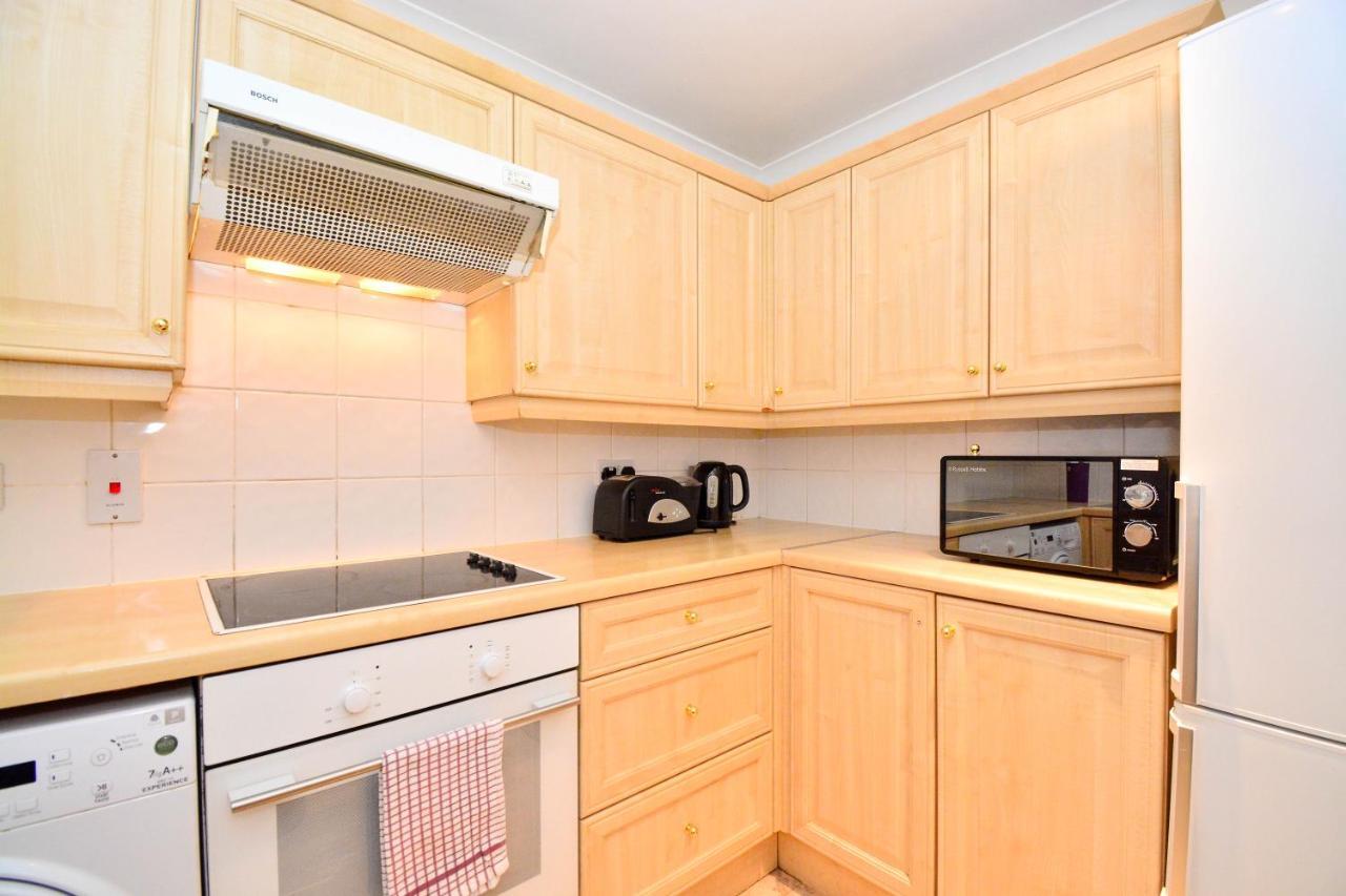 Apartment Wharf - Meridian Place Баркинг Экстерьер фото